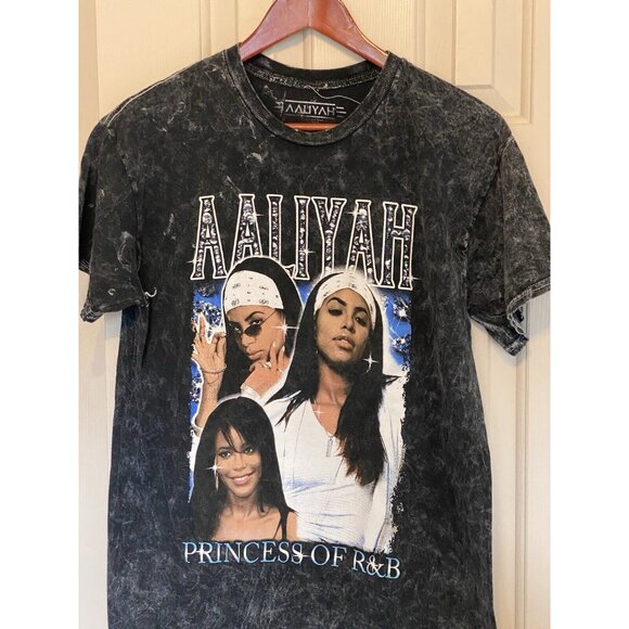Aaliyah Black Fade T-Shirt Unisex S Small Tour Music Band Princess of R&B - Picture 3 of 4
